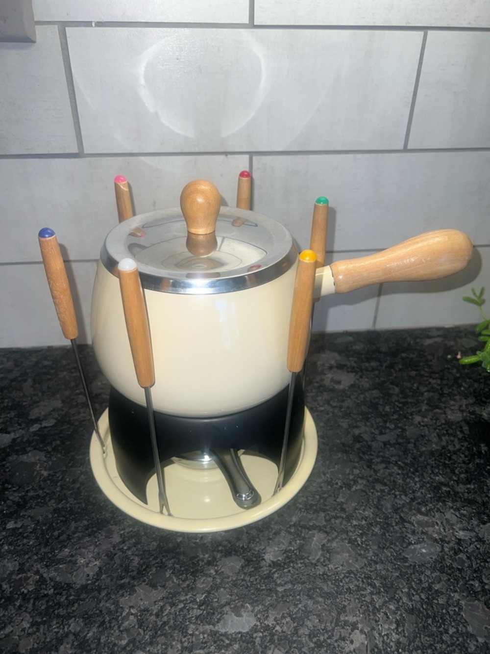 6 person Enamel Cream Fondue Pot Set with Wooden Handles. Seems NWOT
